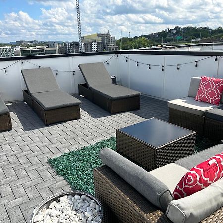 Luxury Townhome Skyline Views Mins To Dt Нашвил Екстериор снимка