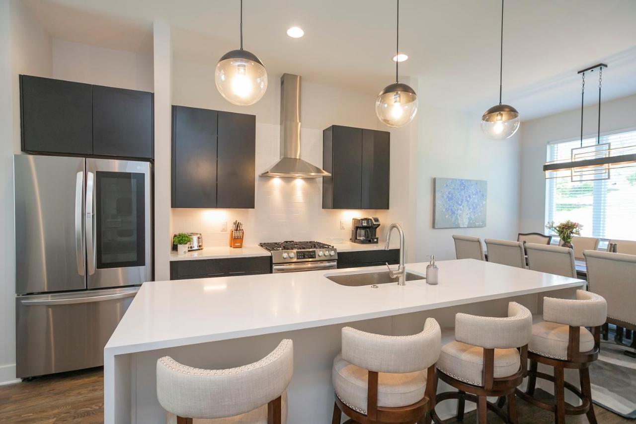 Luxury Townhome Skyline Views Mins To Dt Нашвил Екстериор снимка