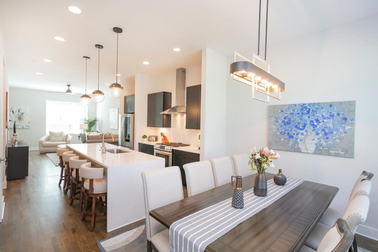 Luxury Townhome Skyline Views Mins To Dt Нашвил Екстериор снимка