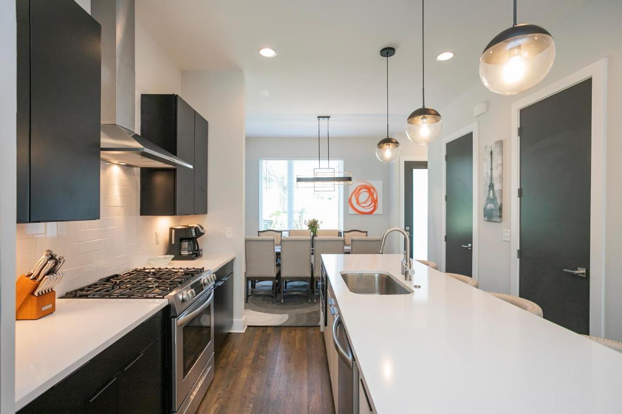 Luxury Townhome Skyline Views Mins To Dt Нашвил Екстериор снимка