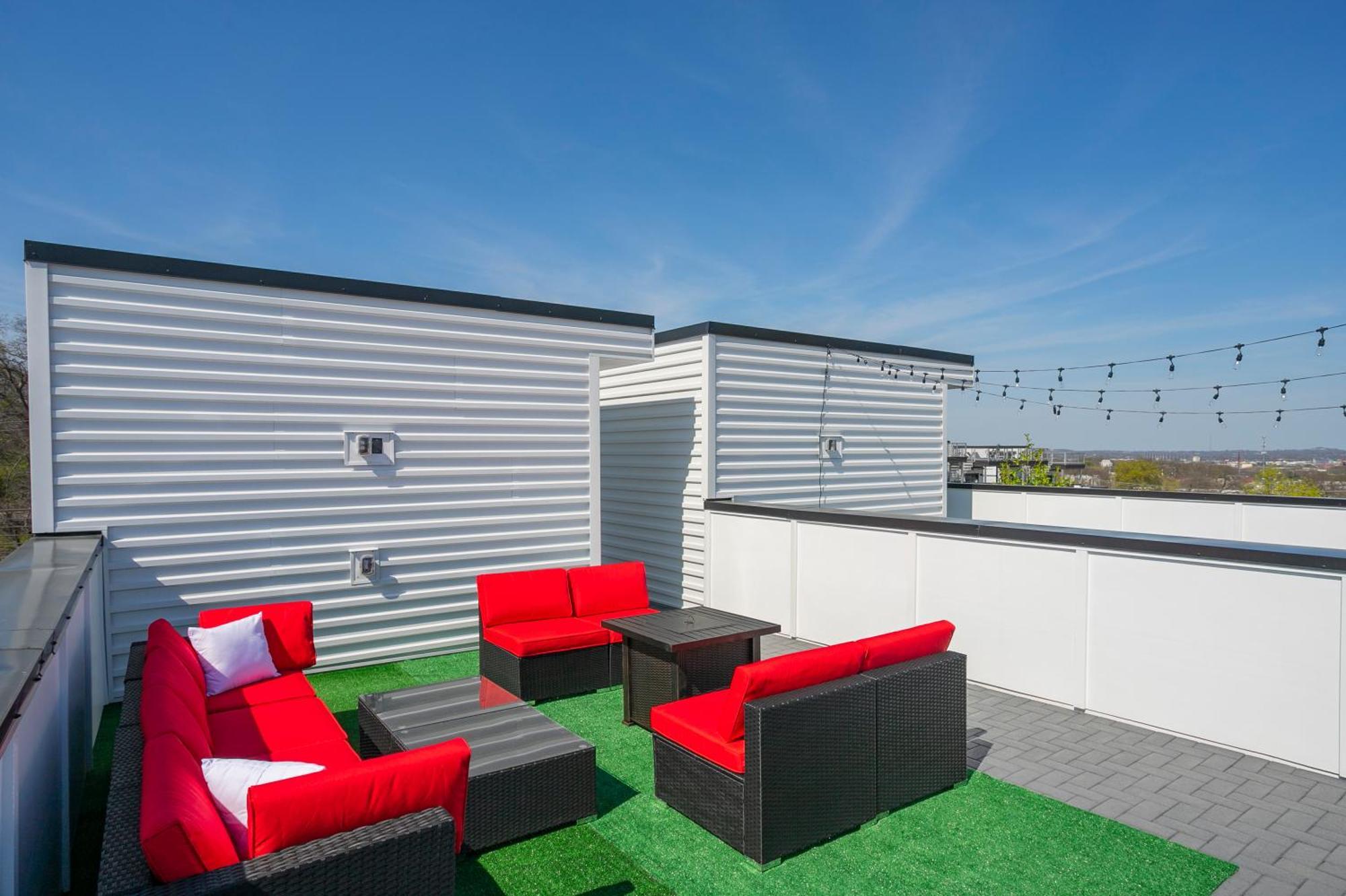 Luxury Townhome Skyline Views Mins To Dt Нашвил Екстериор снимка