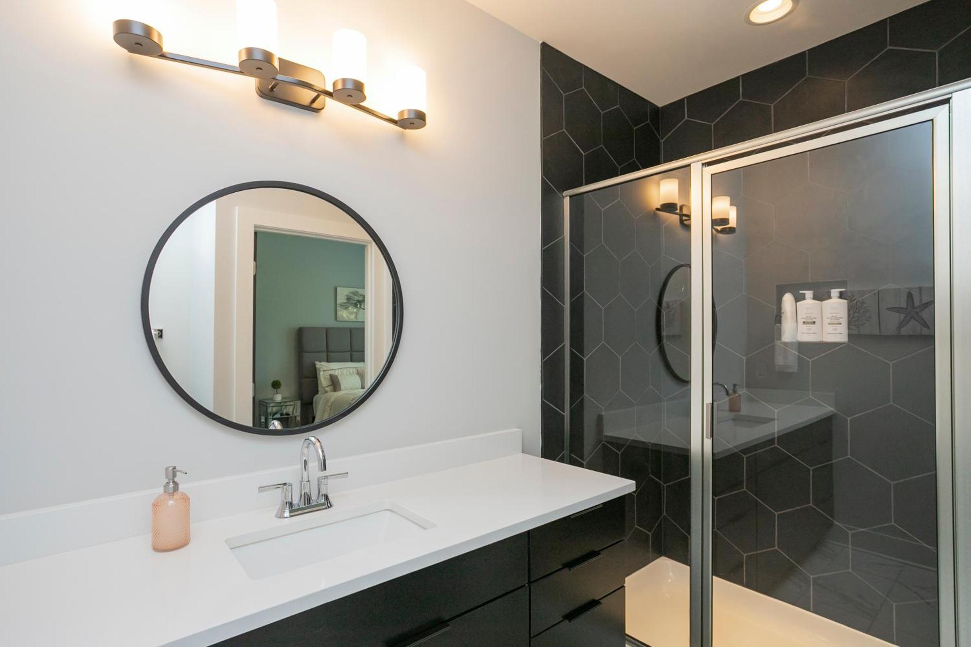 Luxury Townhome Skyline Views Mins To Dt Нашвил Екстериор снимка