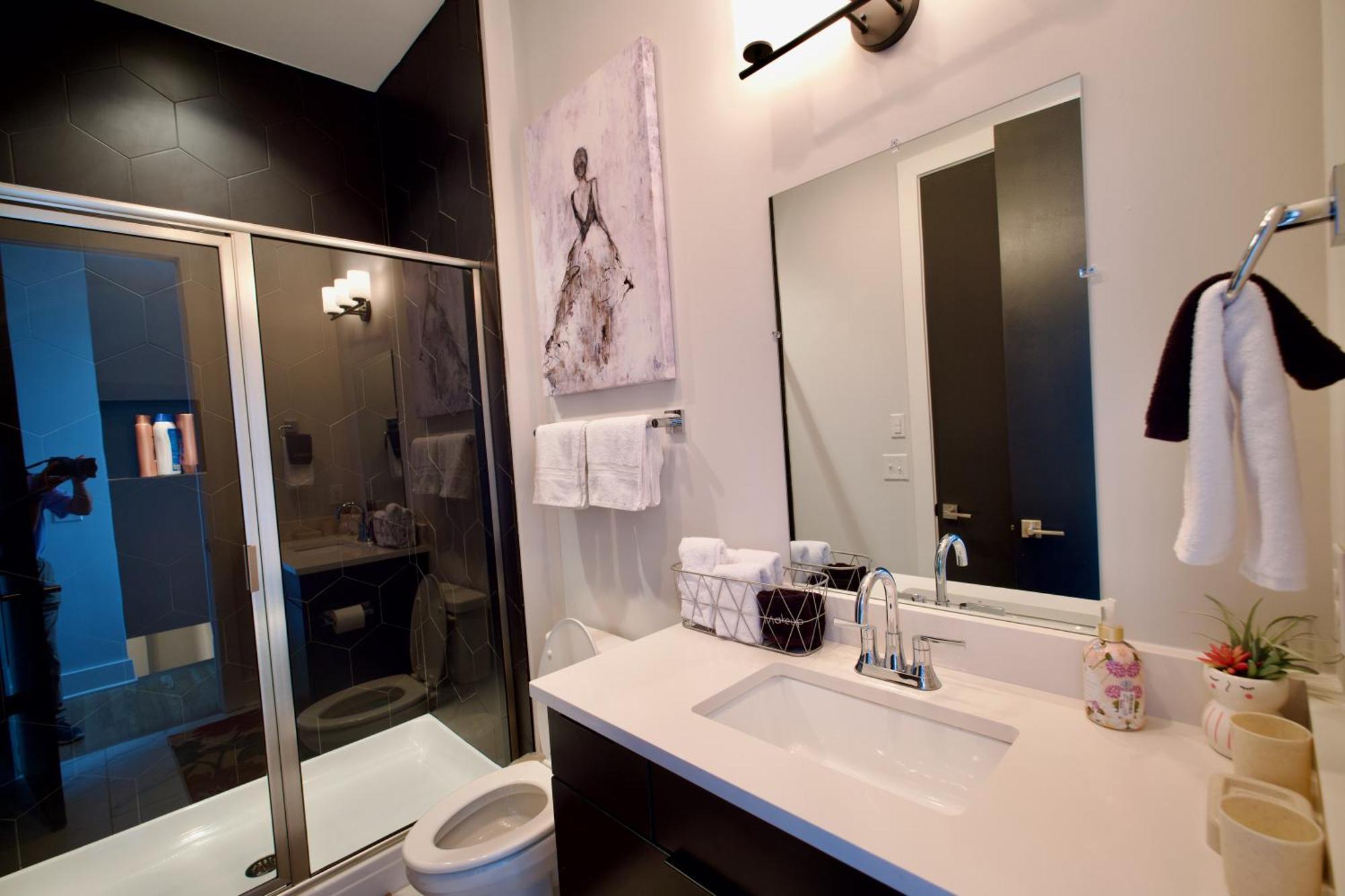 Luxury Townhome Skyline Views Mins To Dt Нашвил Екстериор снимка