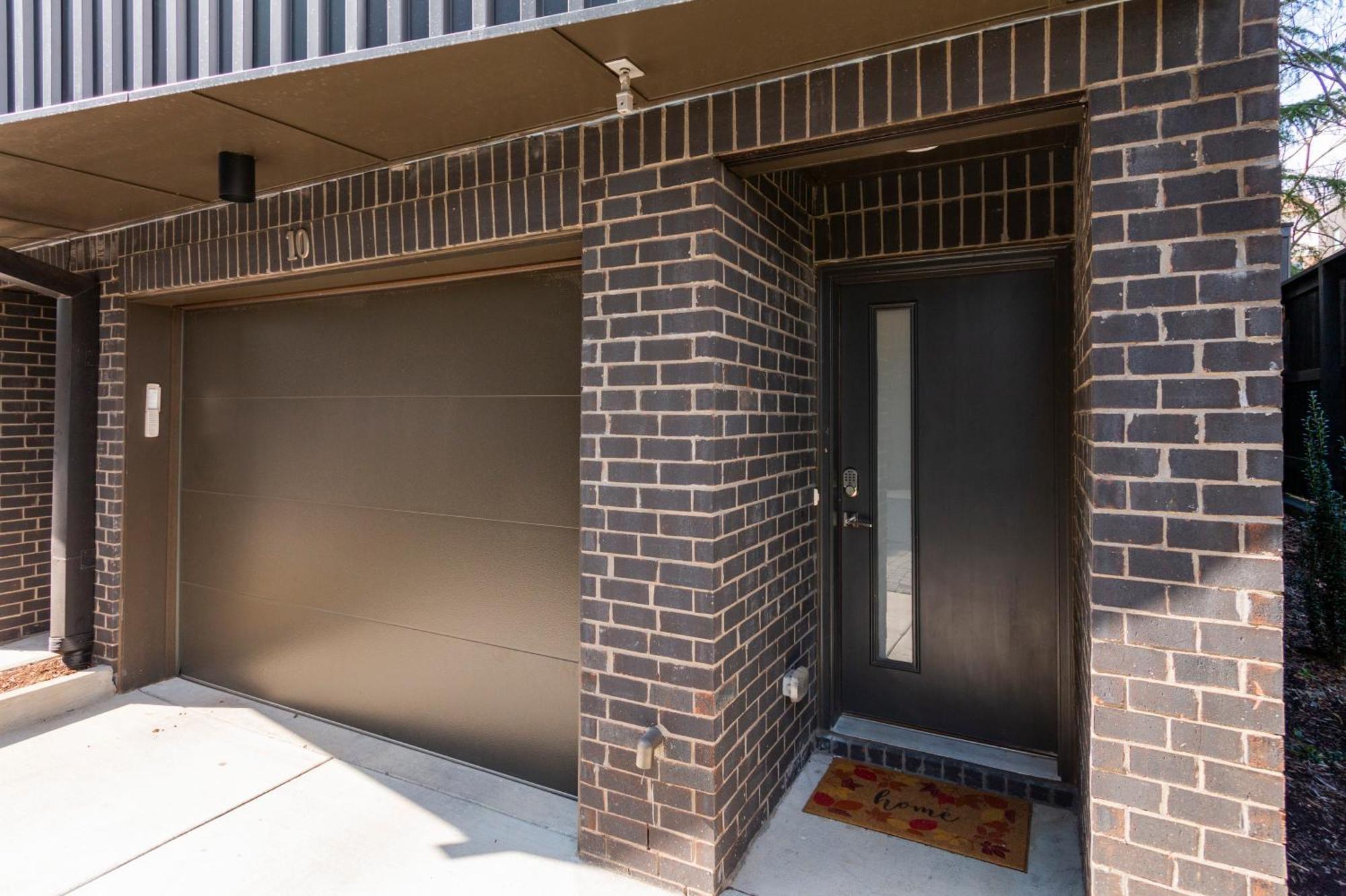 Luxury Townhome Skyline Views Mins To Dt Нашвил Екстериор снимка