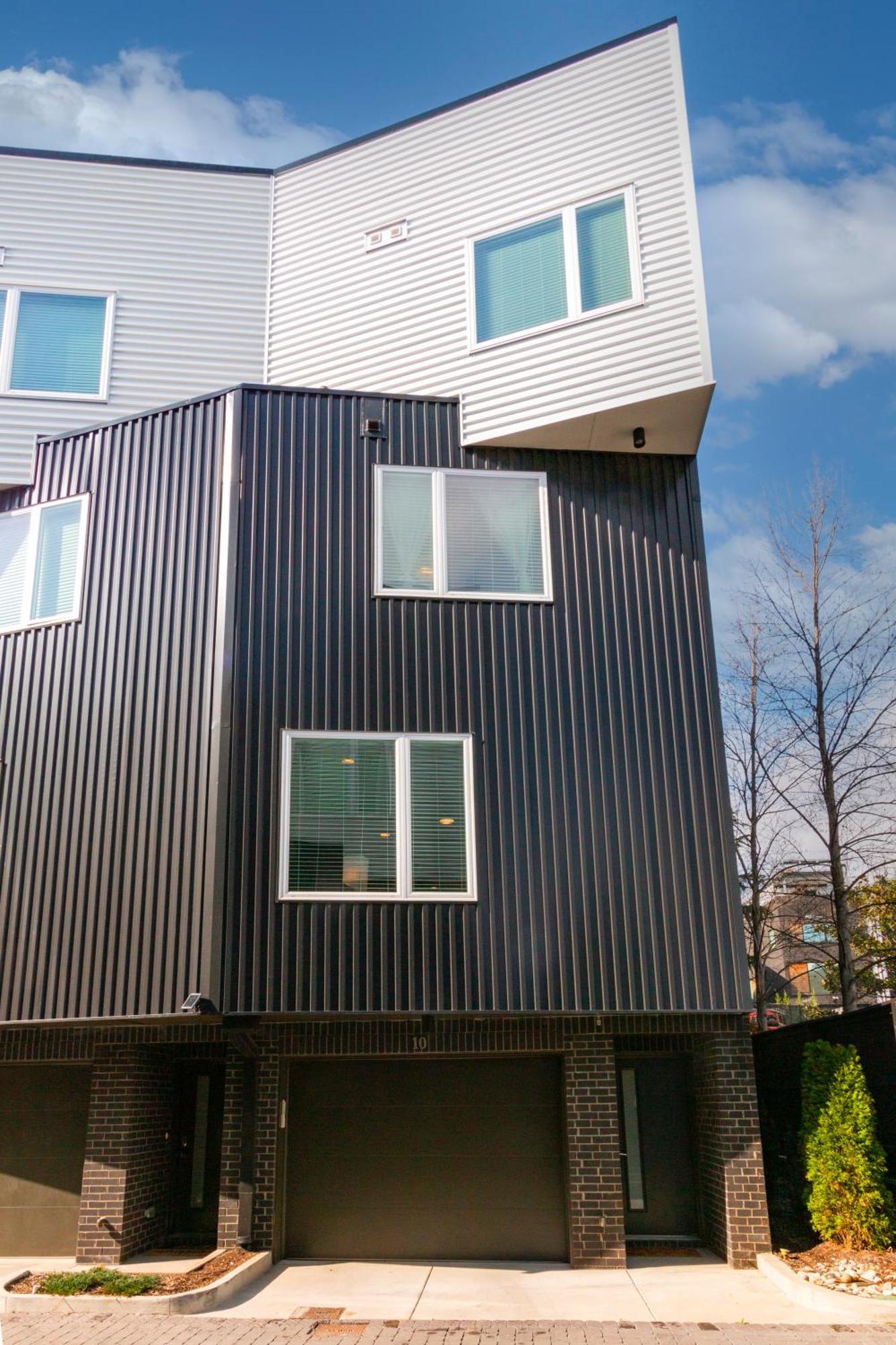 Luxury Townhome Skyline Views Mins To Dt Нашвил Екстериор снимка